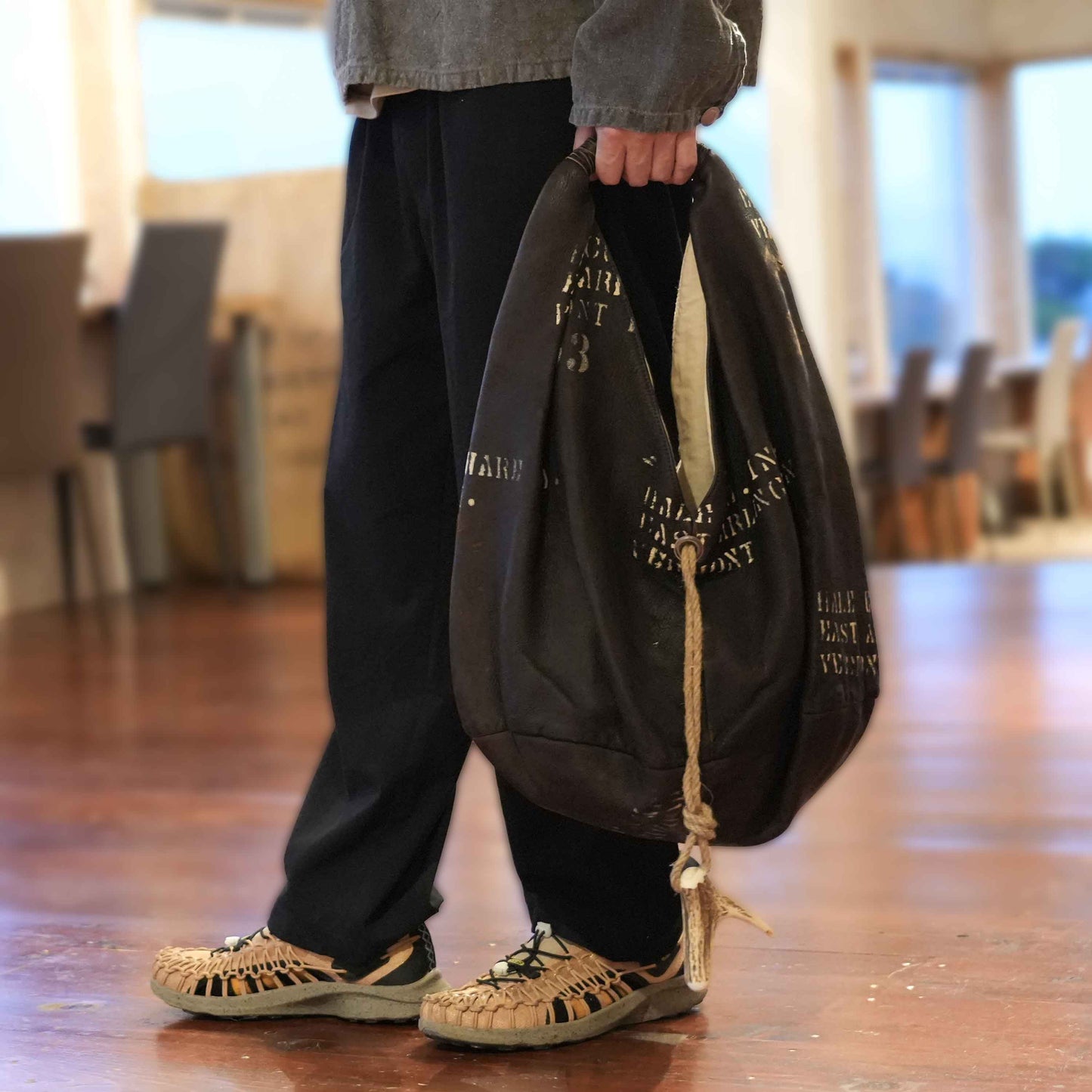 ショルダーバッグ(ビンテージレザー(鹿皮)リメイク)|T.K GARMENT SUPPLY|リメイク・リサイクル・ナチュラルをメインコンセプトとして掲げたブランド3