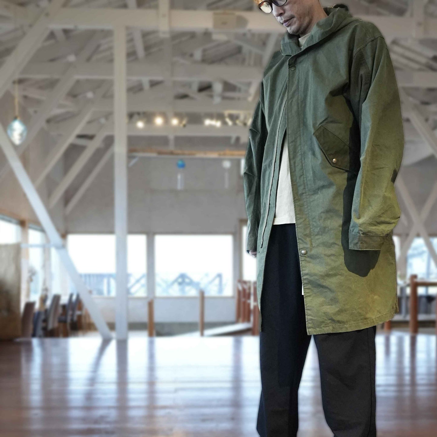 M51 フード付ロングコート(US ARMYヴィンテージクロスリメイク)T.K GARMENT SUPPLY|リメイク・リサイクル・ナチュラルをメインコンセプトとして掲げたブランド 着用イメージ2