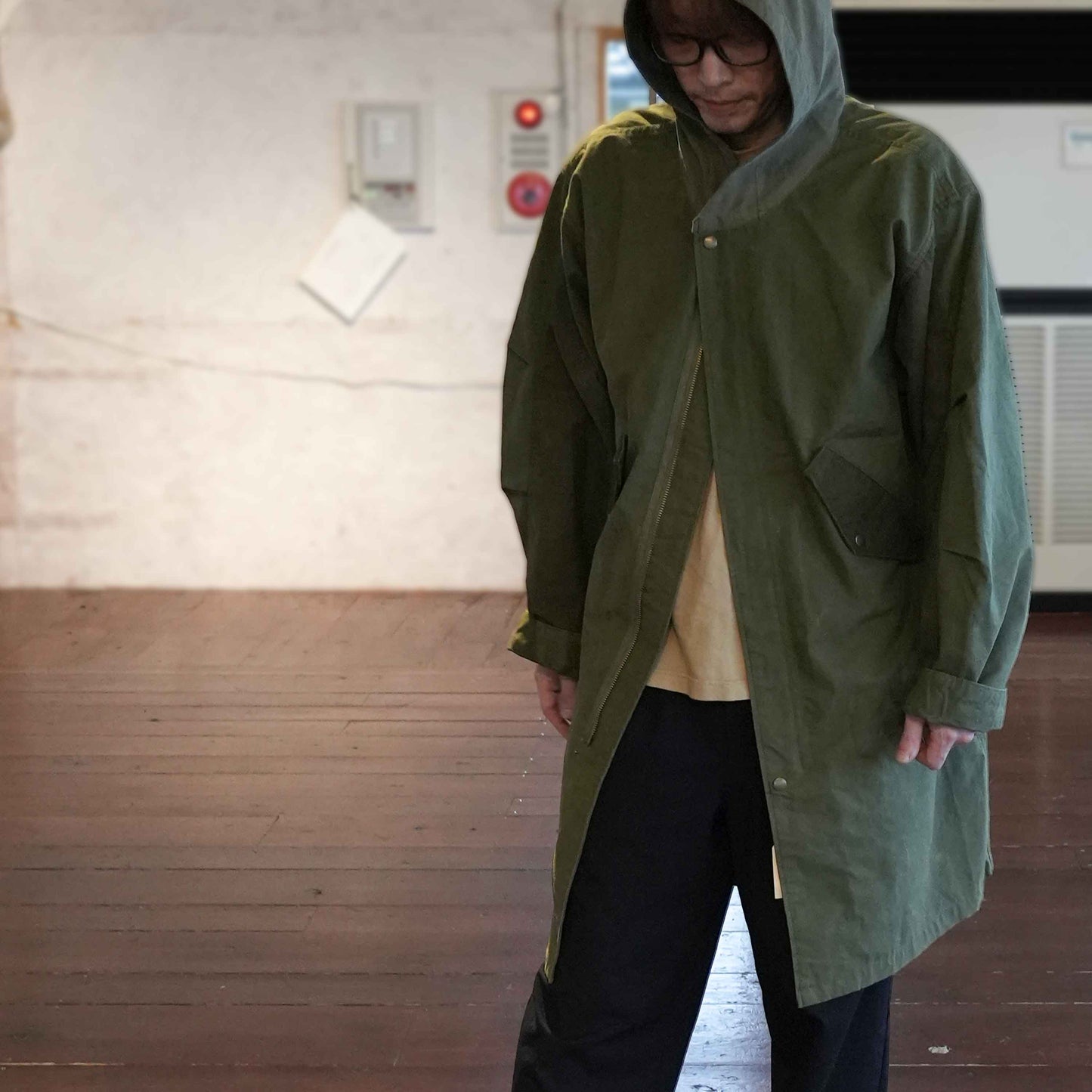 M51 フード付ロングコート(US ARMYヴィンテージクロスリメイク)T.K GARMENT SUPPLY|リメイク・リサイクル・ナチュラルをメインコンセプトとして掲げたブランド 着用イメージ