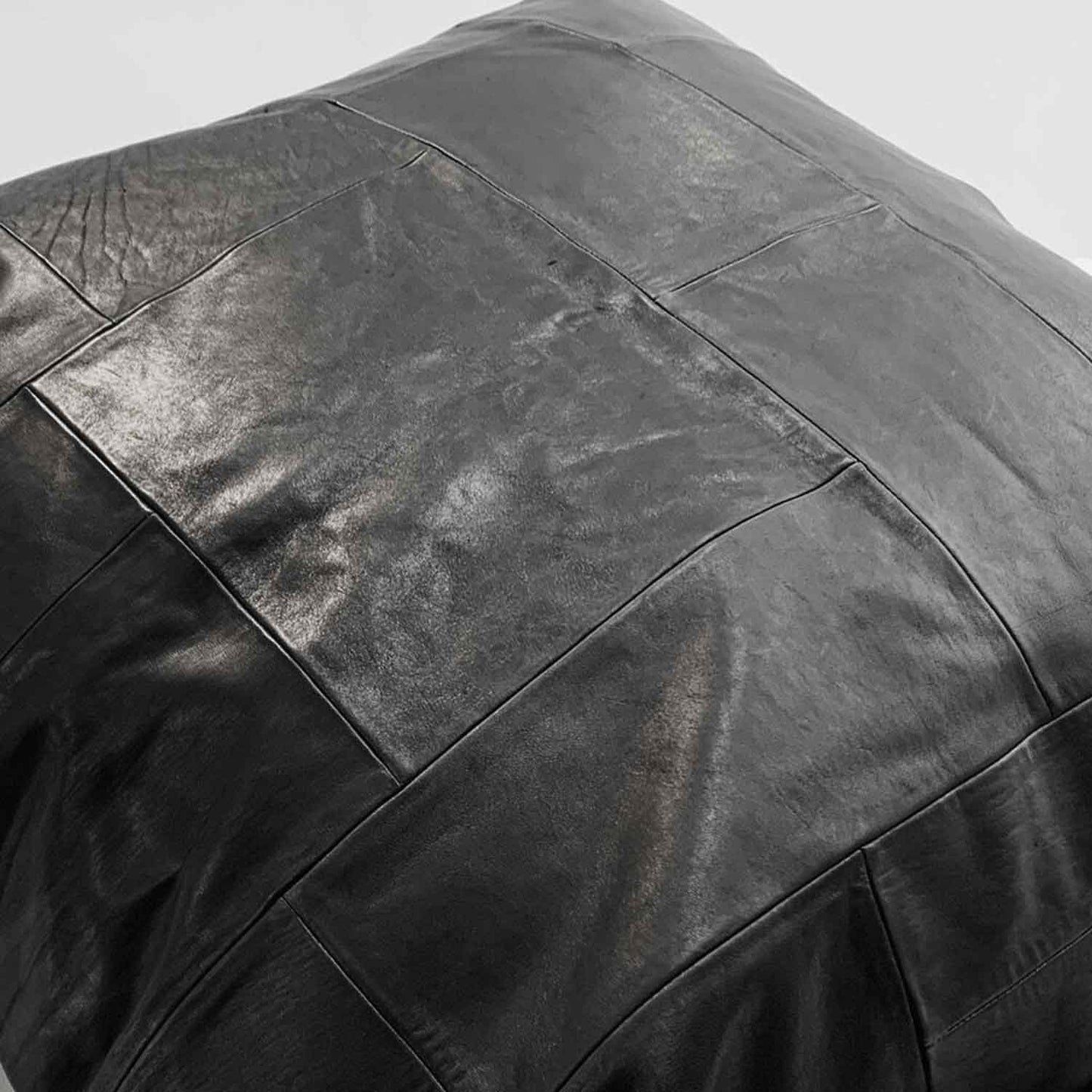 TK-Leather クッション(TKR-CS-LPTW90)(馬革&牛革パッチワーク95cm角ヴィンテージクッション)|T.K GARMENT SUPPLY|リメイク・リサイクル・ナチュラルをメインコンセプトとして掲げたブランド 革の質感を活かすパッチワーク